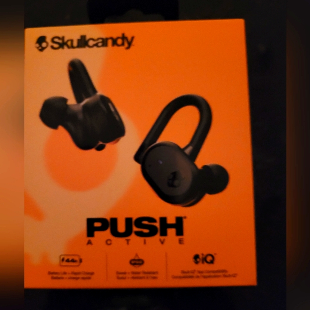 Brand New Never opened Skullcandy Push Earbuds still sealed